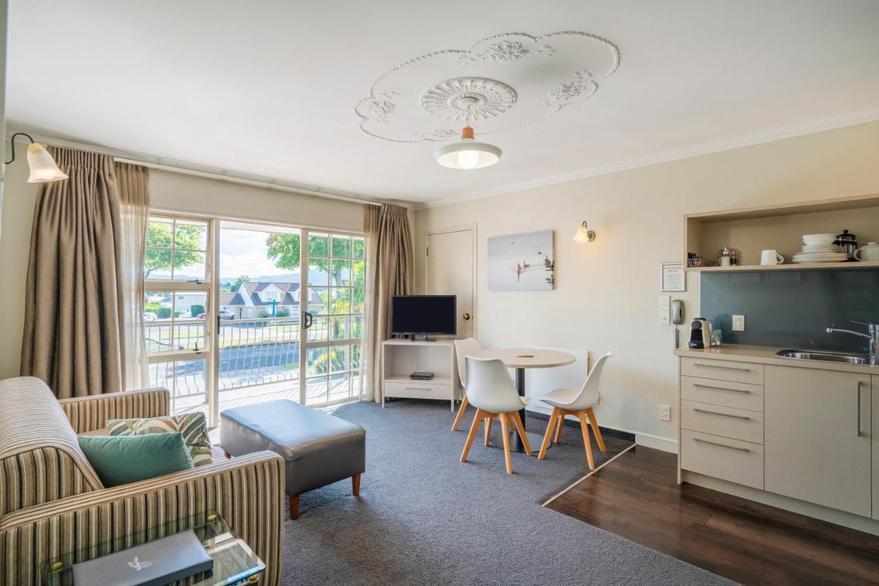 Silver Fern Rotorua Suites & Spa Exterior foto A typical apartment at the hotel