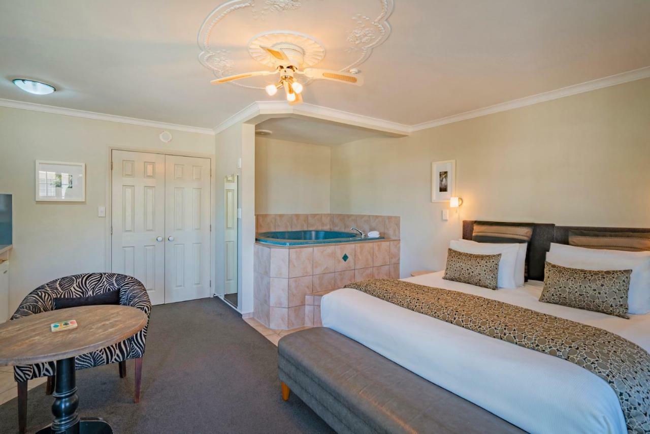 Silver Fern Rotorua Suites & Spa Exterior foto A room at the hotel