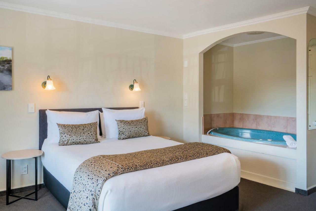 Silver Fern Rotorua Suites & Spa Exterior foto A suite at the hotel