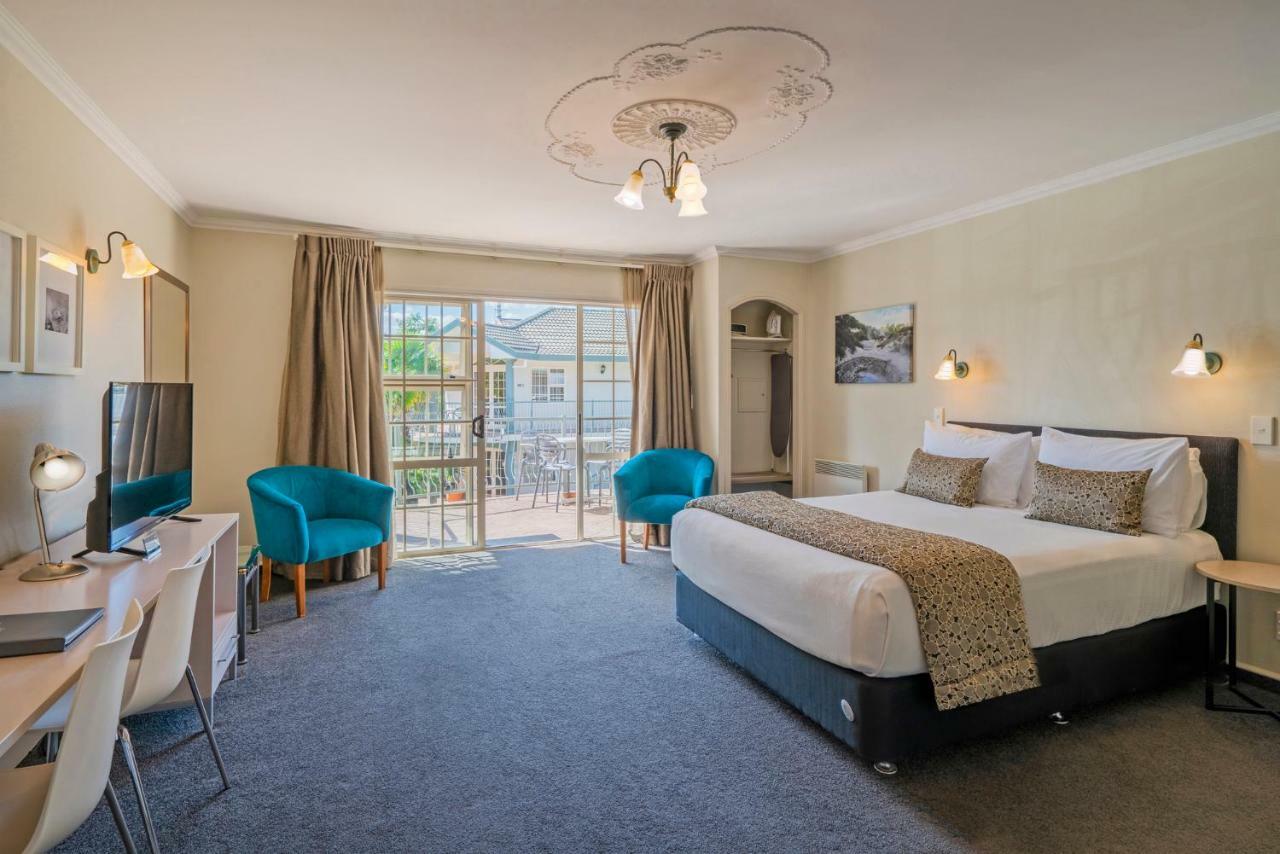 Silver Fern Rotorua Suites & Spa Exterior foto A typical hotel room