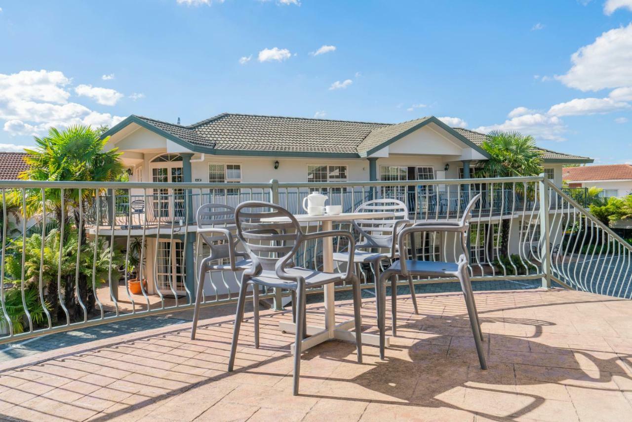 Silver Fern Rotorua Suites & Spa Exterior foto The Terrace