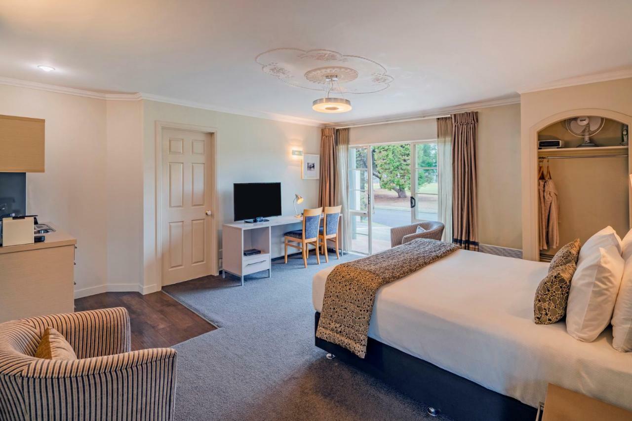 Silver Fern Rotorua Suites & Spa Exterior foto A typical hotel room
