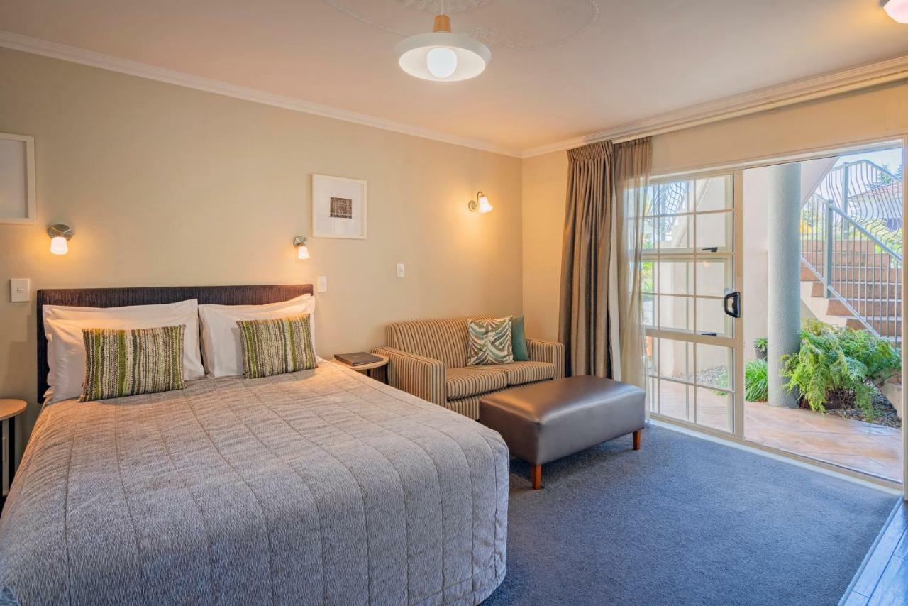Silver Fern Rotorua Suites & Spa Exterior foto A typical motel room