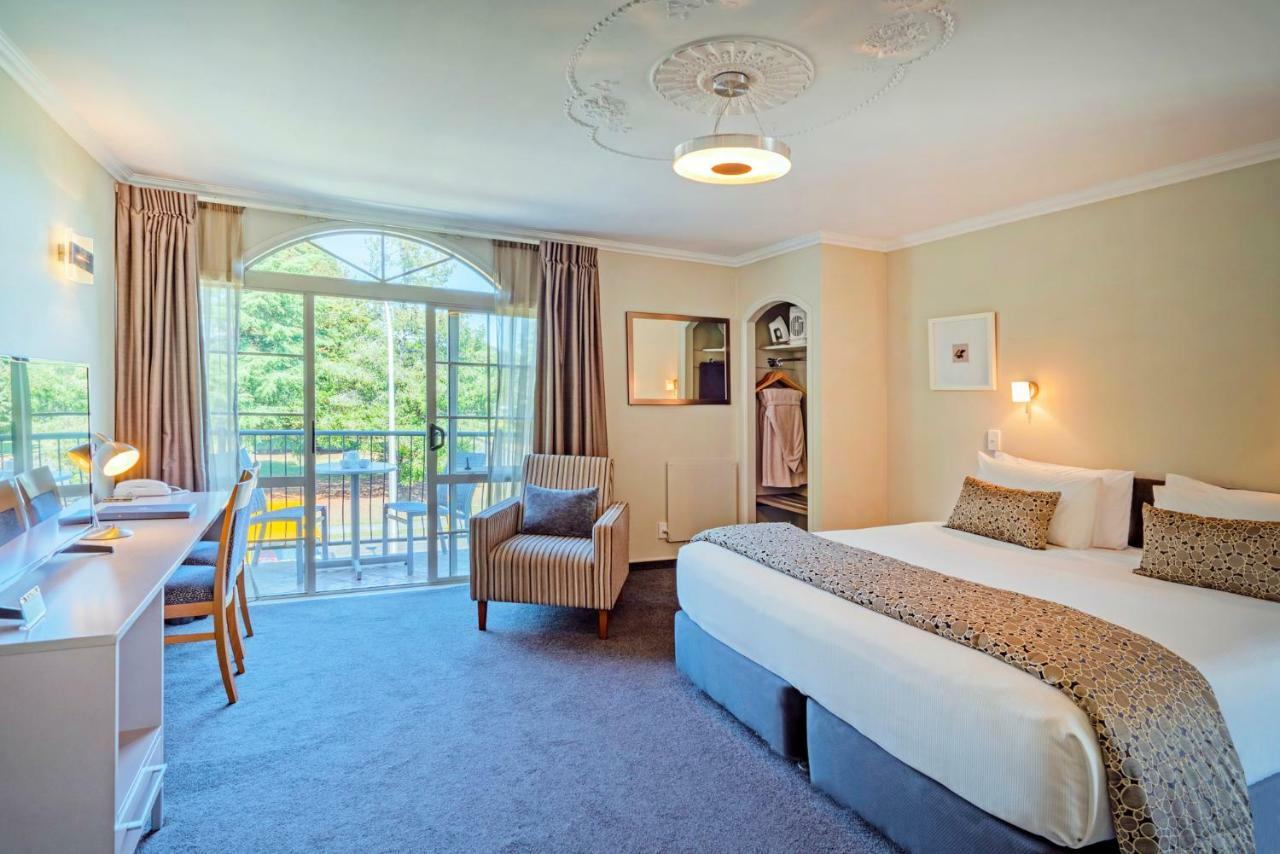 Silver Fern Rotorua Suites & Spa Exterior foto A typical hotel room