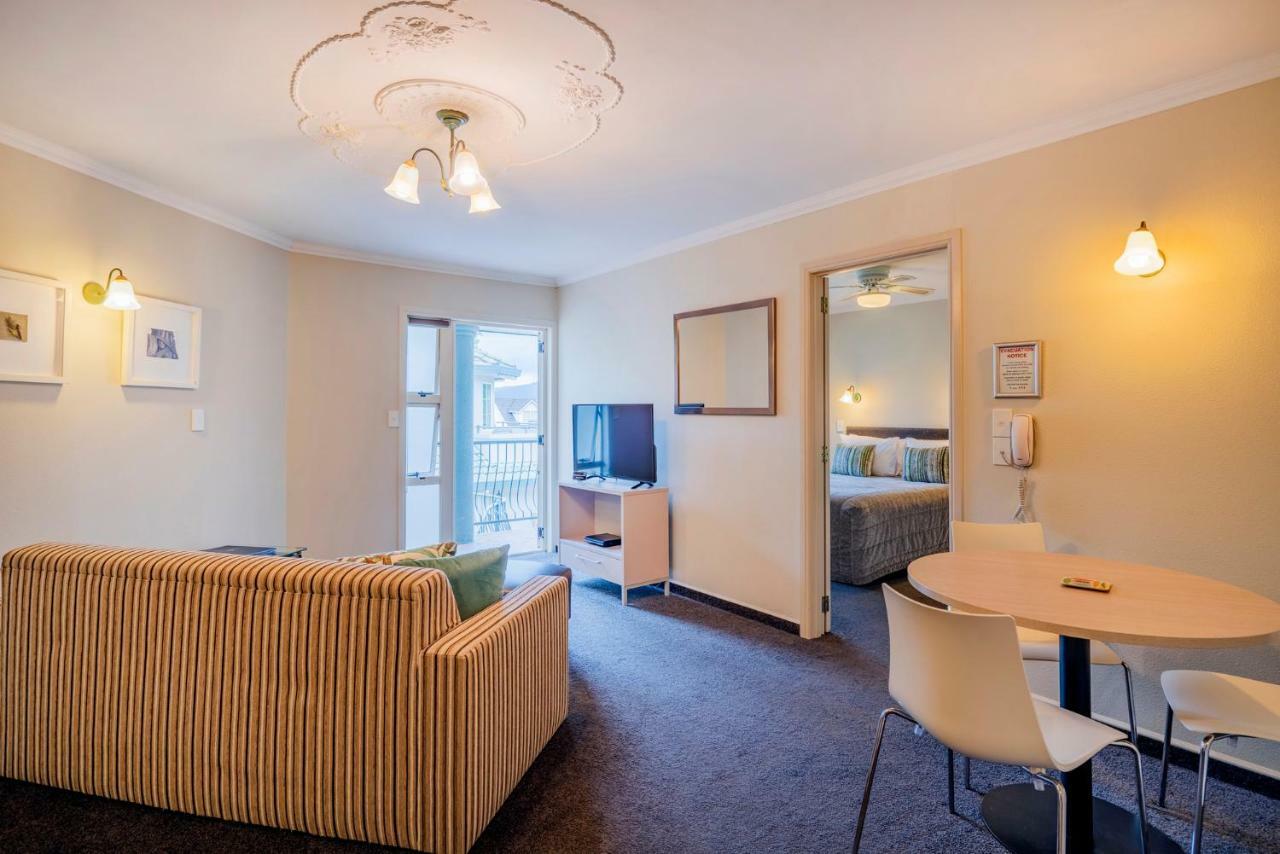 Silver Fern Rotorua Suites & Spa Exterior foto A typical one-bedroom apartment