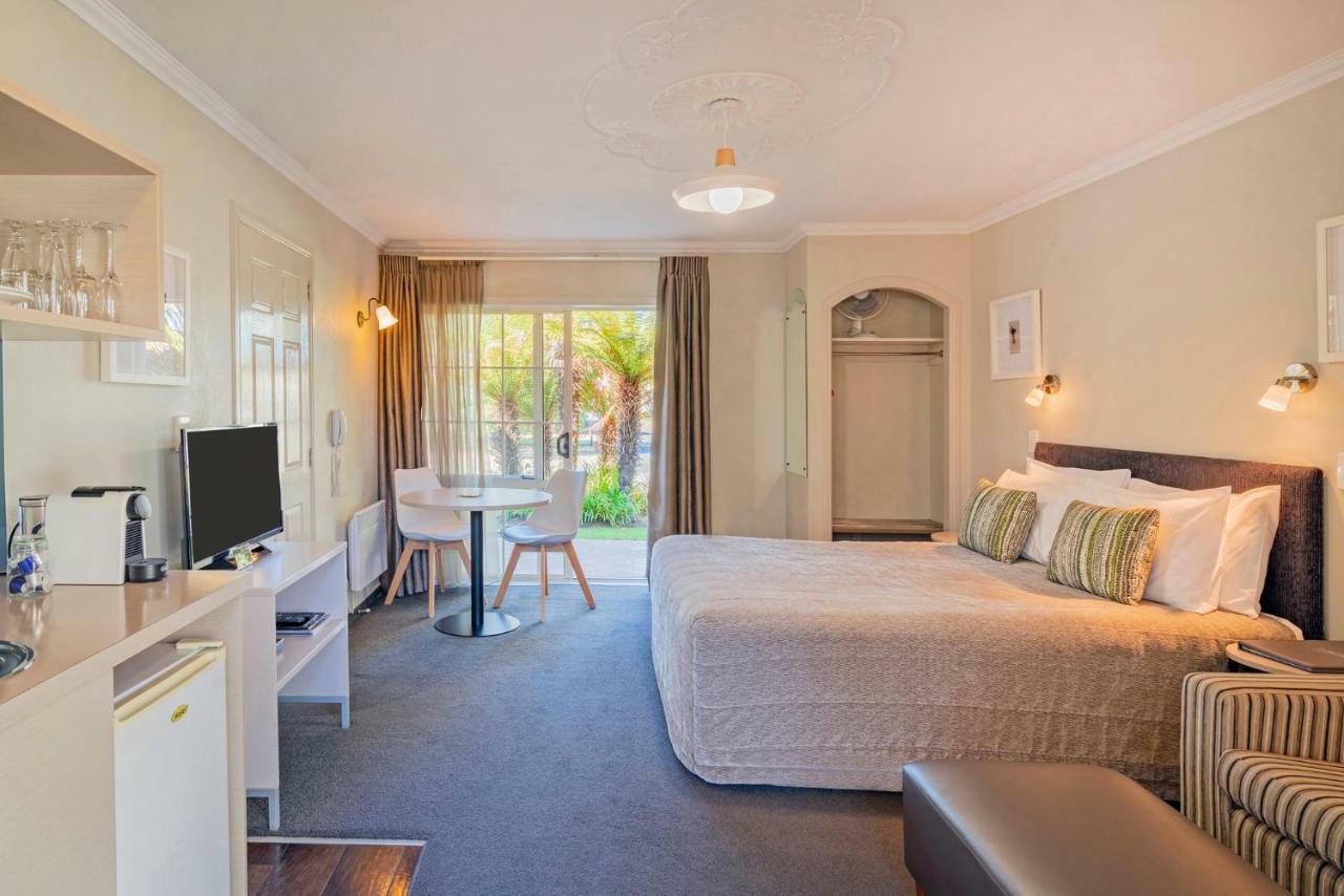 Silver Fern Rotorua Suites & Spa Exterior foto A typical room at the hotel