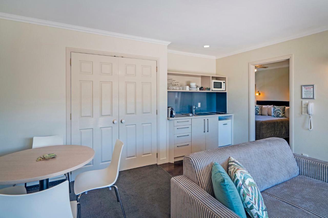 Silver Fern Rotorua Suites & Spa Exterior foto A typical one-bedroom apartment at the hotel