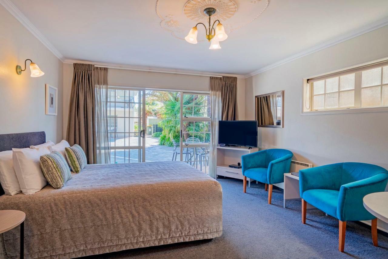 Silver Fern Rotorua Suites & Spa Exterior foto A typical motel room