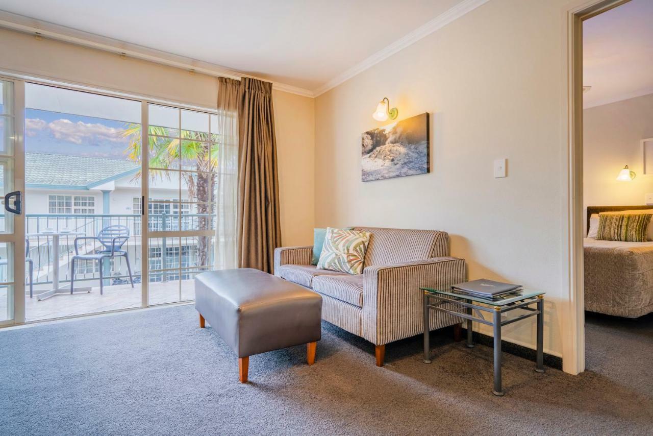 Silver Fern Rotorua Suites & Spa Exterior foto A typical one-bedroom apartment at the hotel
