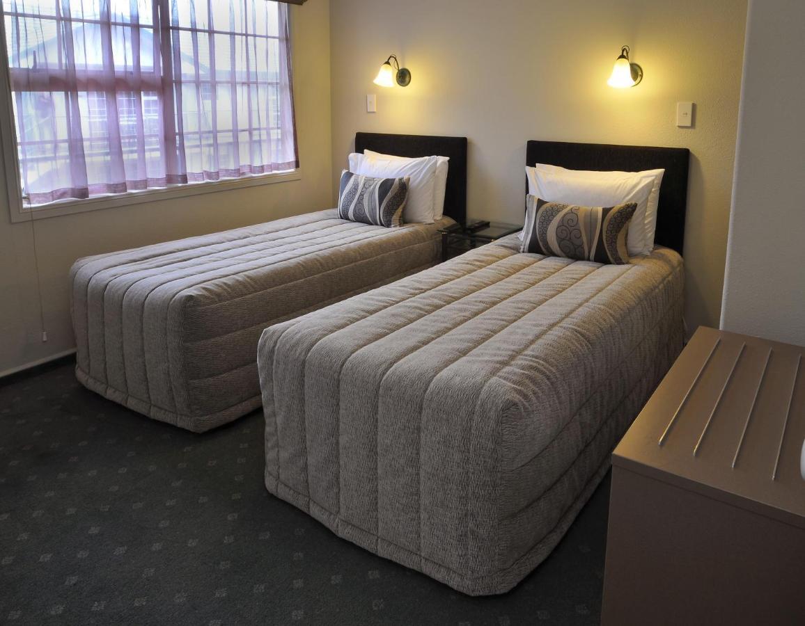 Silver Fern Rotorua Suites & Spa Exterior foto A typical motel room